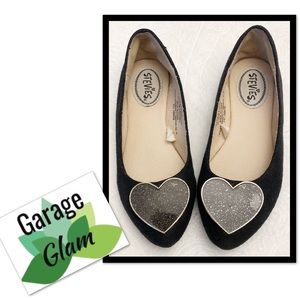 3️⃣ for $10🎉Stevies Black Suede Flats